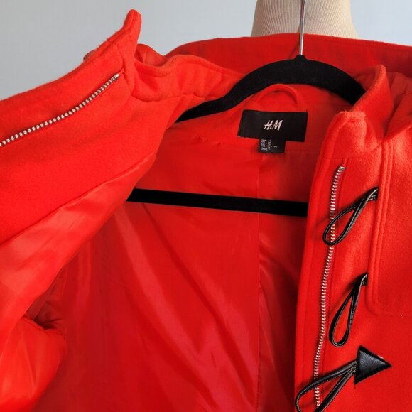 H&M Women's Hooded Red/Orange Short Women’s Zip Up Jacket – Size US 10 - Picture 4 of 16